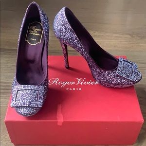 🆕 Roger Vivier Limelight Strassover Pump